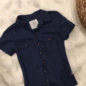 H&M blue polka dot shirt